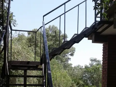 VENTA DE CASA DE DOS PISOS EN LOMA BOLA