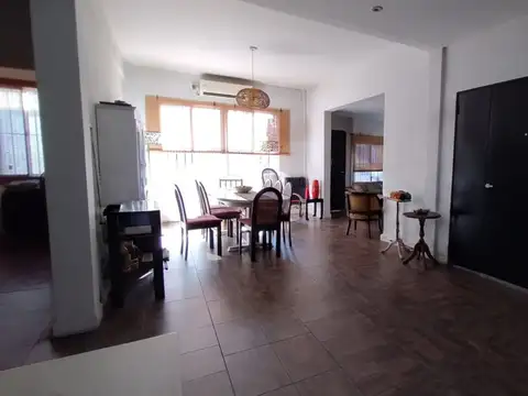 Depto Tipo Casa en Venta con 1 cocheras