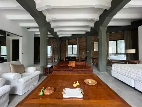 Avenida Alicia Moreau De Justo 800, Piso 1