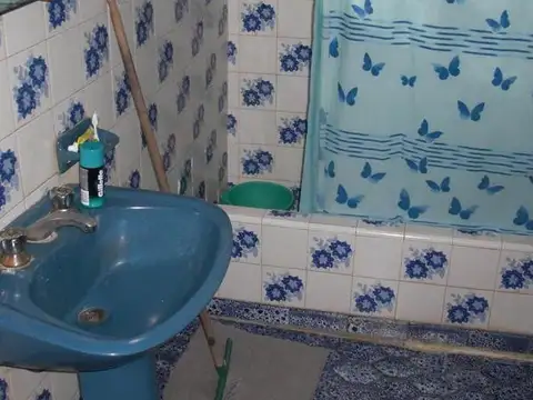 Casa 2 ambientes con 2 baños