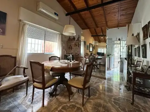 Casa 4 ambientes con 1 baño