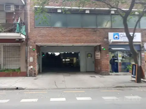 VENTA de COCHERA CUBIERTA en Colegiales