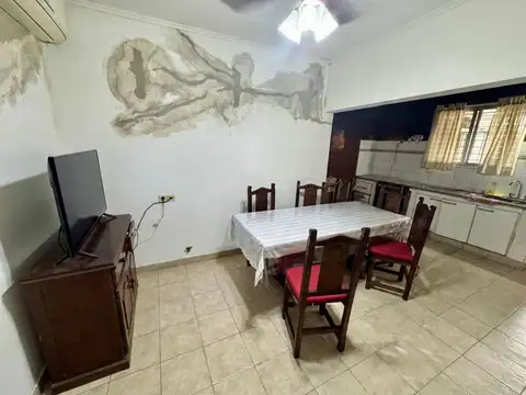 Depto Tipo Casa 6 ambientes con 2 baños