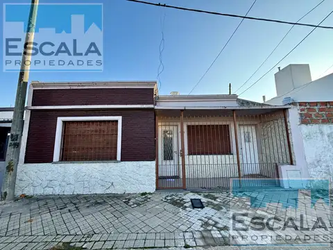 CASA DE UN DORM CON PATIO EN VENTA BARRIO LUDUEÑA