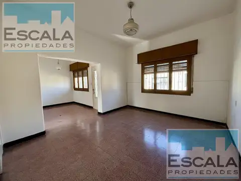 Casa 5 ambientes con 1 baño
