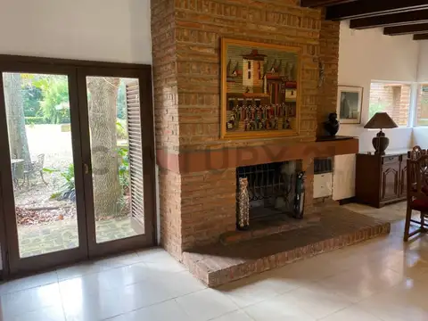 24 entre 403 y 405 , Piso 0