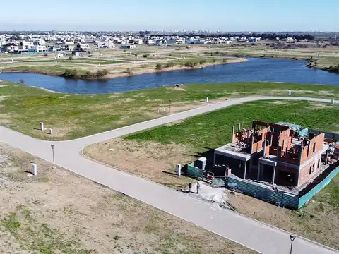 Terreno en Venta 30  mts Fondo