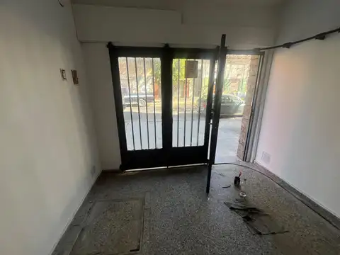 Local en Alquiler en República De La Sexta, $ 350.000