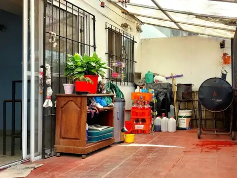 Goleta Manuelita 4000, Piso 1