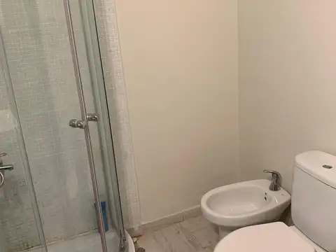 tipo casa 3 amb sin exp reciclado a nuevo a metros de av Riv