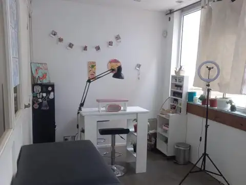 Venta de amplia oficina en calle 8 entre 53 y 54 RETASADA