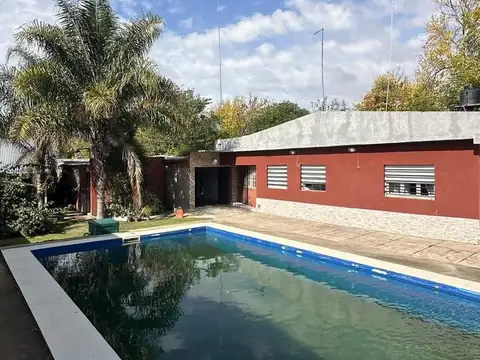 Casa en Venta con 2 cocheras