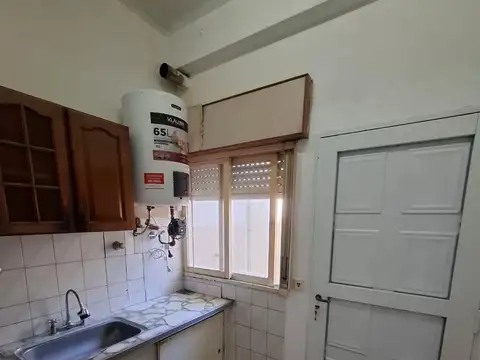 Depto Tipo Casa en Alquiler en Villa Luzuriaga, $ 650.000