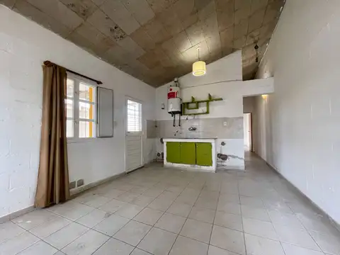 Casa 4 ambientes con 1 baño