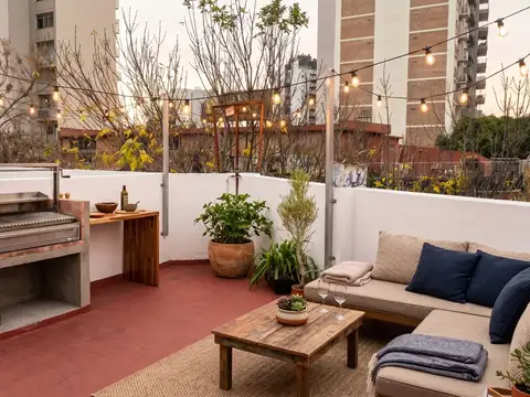 Departamento Tipo PH, 3 Ambientes con Ventanales y Gran Terraza PROPIA. Muy Bajas Expensas