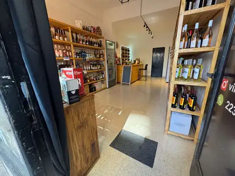 Local plaza Mitre a la calle