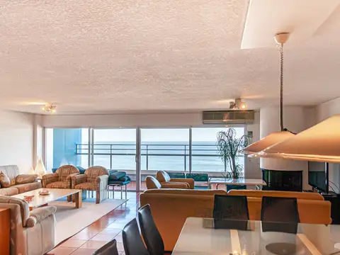 Departamento 4 ambientes con 3 baños