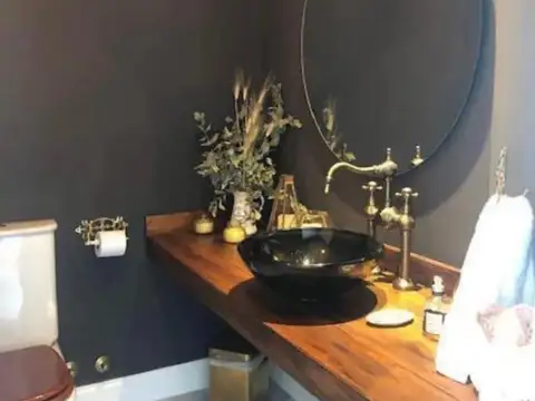 Casa 4 ambientes con 3 baños