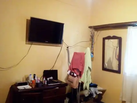 Casa 5 ambientes con 1 baño