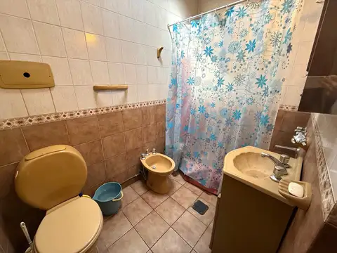 CASA EN VENTA EN CLAYPOLE