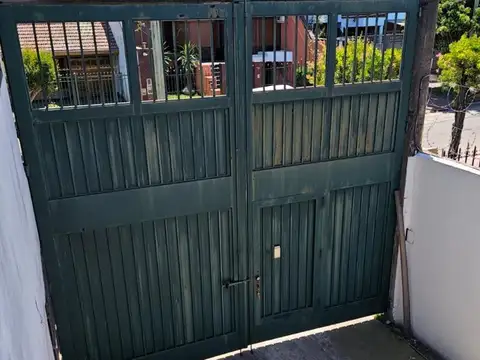   RESERVADO   GALPÓN C/OFIC. TRABAJO / DEPOSITO, VEHICULOS