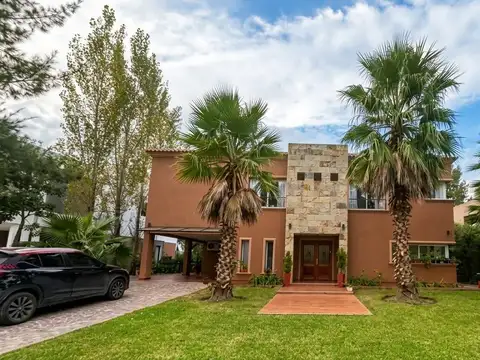 Venta Casa con pileta. Barrio Cerrado. Principado Náutico. Canning. San Vicente. Financiación