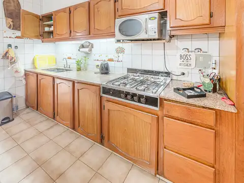 Depto Tipo Casa 6 ambientes con 2 baños