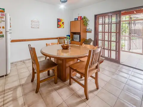 Depto Tipo Casa en Venta con 1 cocheras