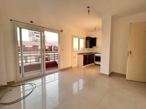 Castro Barros 1500, Piso 8