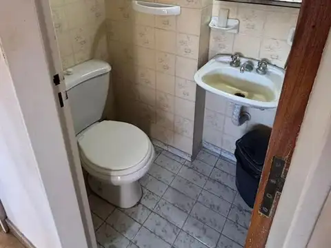 Departamento 6 ambientes con 2 baños