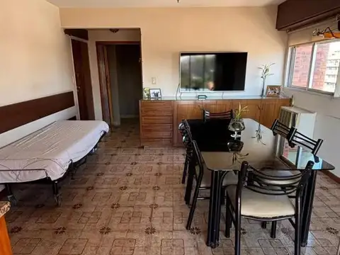 Alfredo Bayardi e/ Martín Irigoyen y Gobernador Luis Monteverde