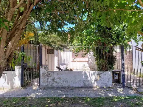 PH EN VENTA LA PLATA TOLOSA 2 DORMITORIOS PATIO