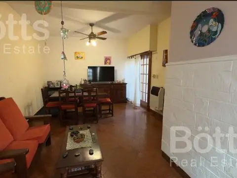 Depto Tipo Casa en Venta en Ramos Mejia Sur, USD 110.000