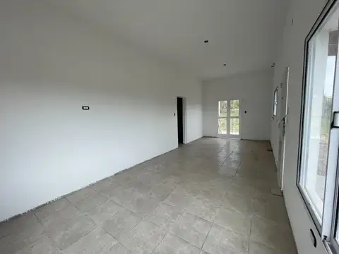 CASA EN VENTA 2 DORM SANTA CRUZ DEL LAGO TANTI