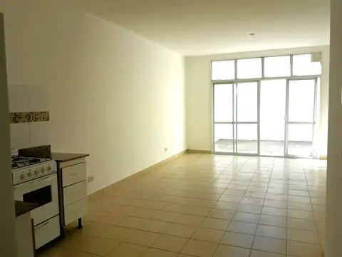 VENTA PH 1 AMB CON PATIO EN PB - 50 M2 - A 1 C. AV. RIVADAVIA ZONA PLAZA LOS ANDES