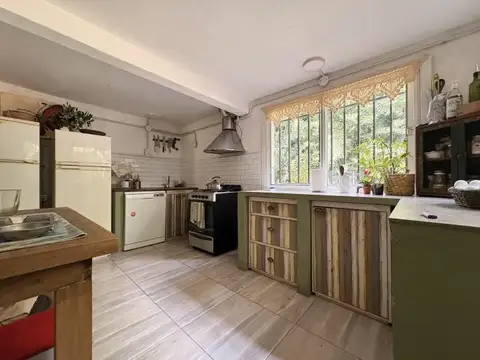 Increible Casa en venta Barrio Parque Exaltación. 3000m2 de parque. 4 dormitorios. Piscina