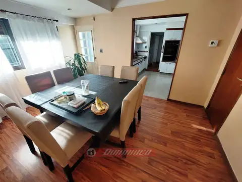 Casa 6 ambientes con 3 baños