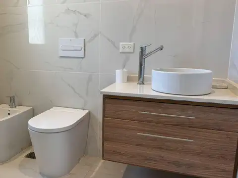 Casa 5 ambientes con 2 baños