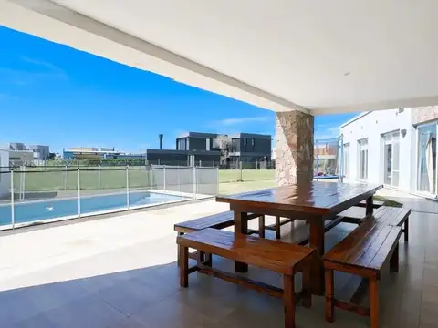 Casa  en Venta en San Sebastian, Escobar, G.B.A. Zona Norte
