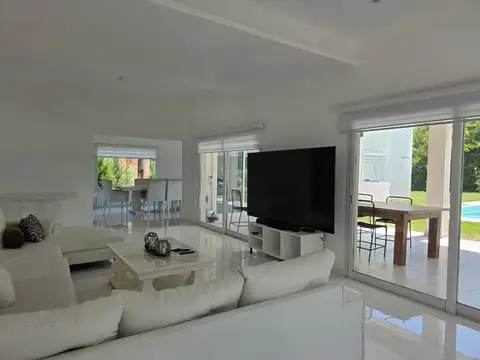Casa en Venta en Zelaya, USD 390.000