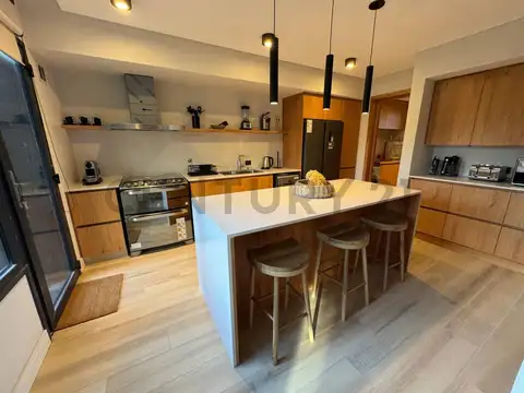 Departamento 4 ambientes con 2 baños