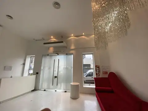 Local en Venta en Villa General Mitre, USD 2.500.000