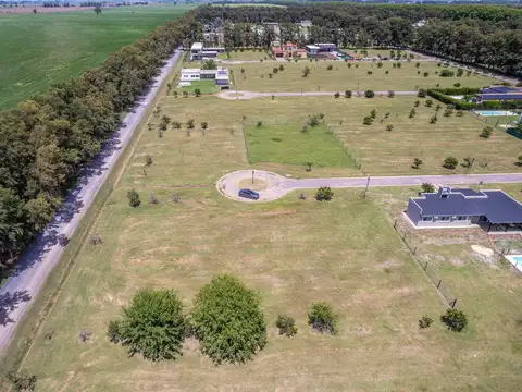AZHARES DEL PARANÁ BARRIO LAS RAÍCES