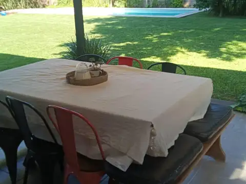 Casa en Alquiler Temporal con 2 cocheras