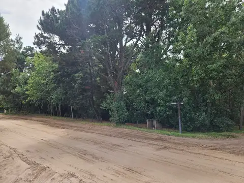 DIVINO LOTE EN ESQUINA EN ÑANDUBAY Y DIVISADERO