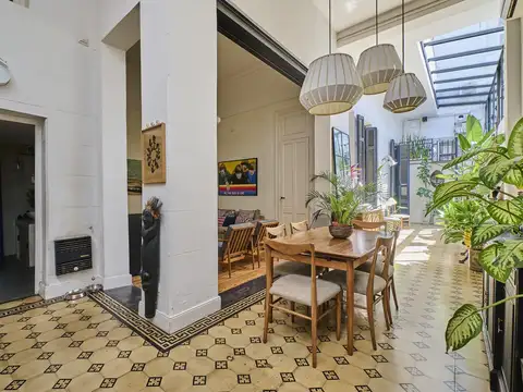 Depto Tipo Casa en Venta 90 años