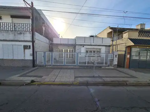 Vendo casa centrica 2 dormit garage patio