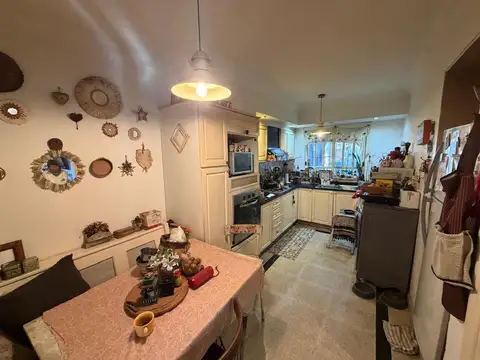 Casa 5 ambientes con 4 baños