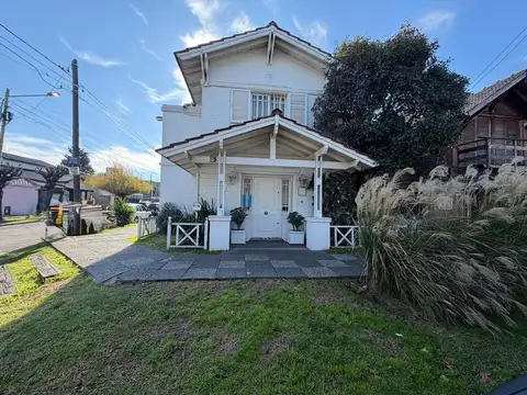 CASA CUATRO AMBIENTES, EN VENTA - Castelar Norte