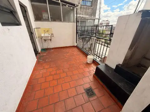 Avenida Paseo Colón 1300